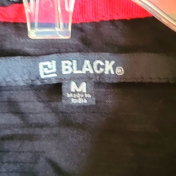 Black and Red button-up shirt size M - Picture 2 of 4